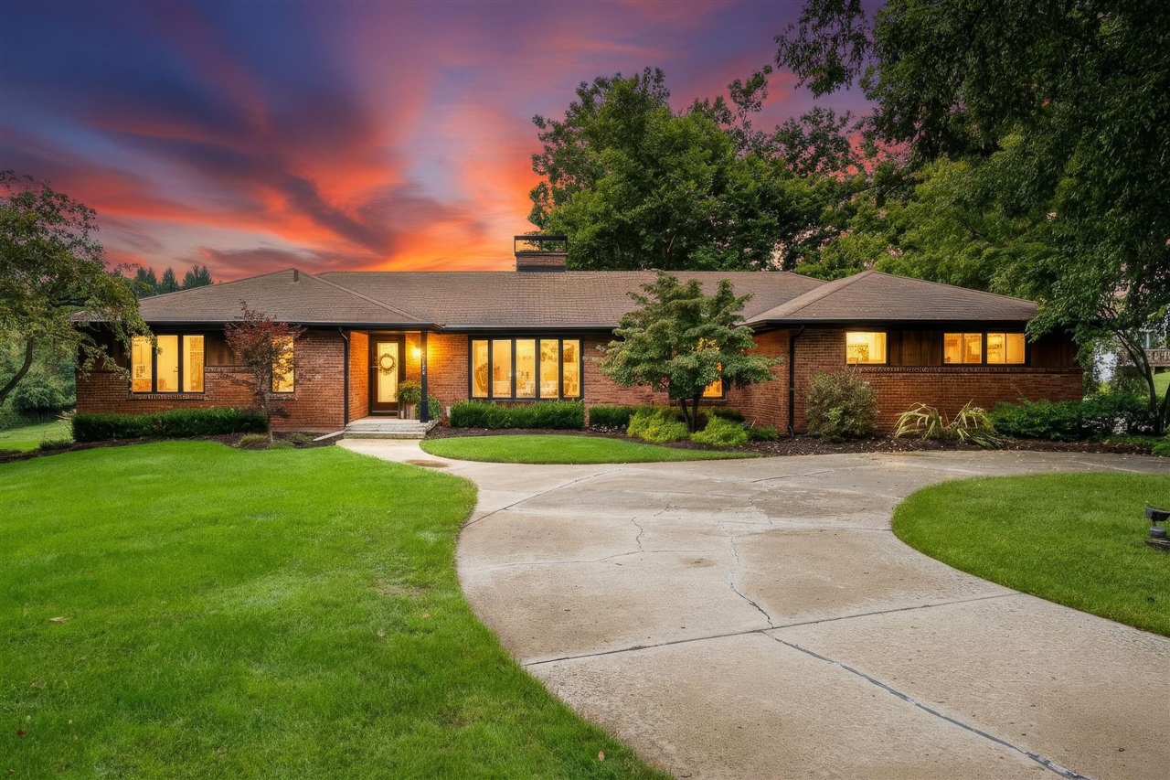 Single family home for sale at 2305 Leffingwell Ave, Grand Rapids, MI 49525 | MLS# 70559660