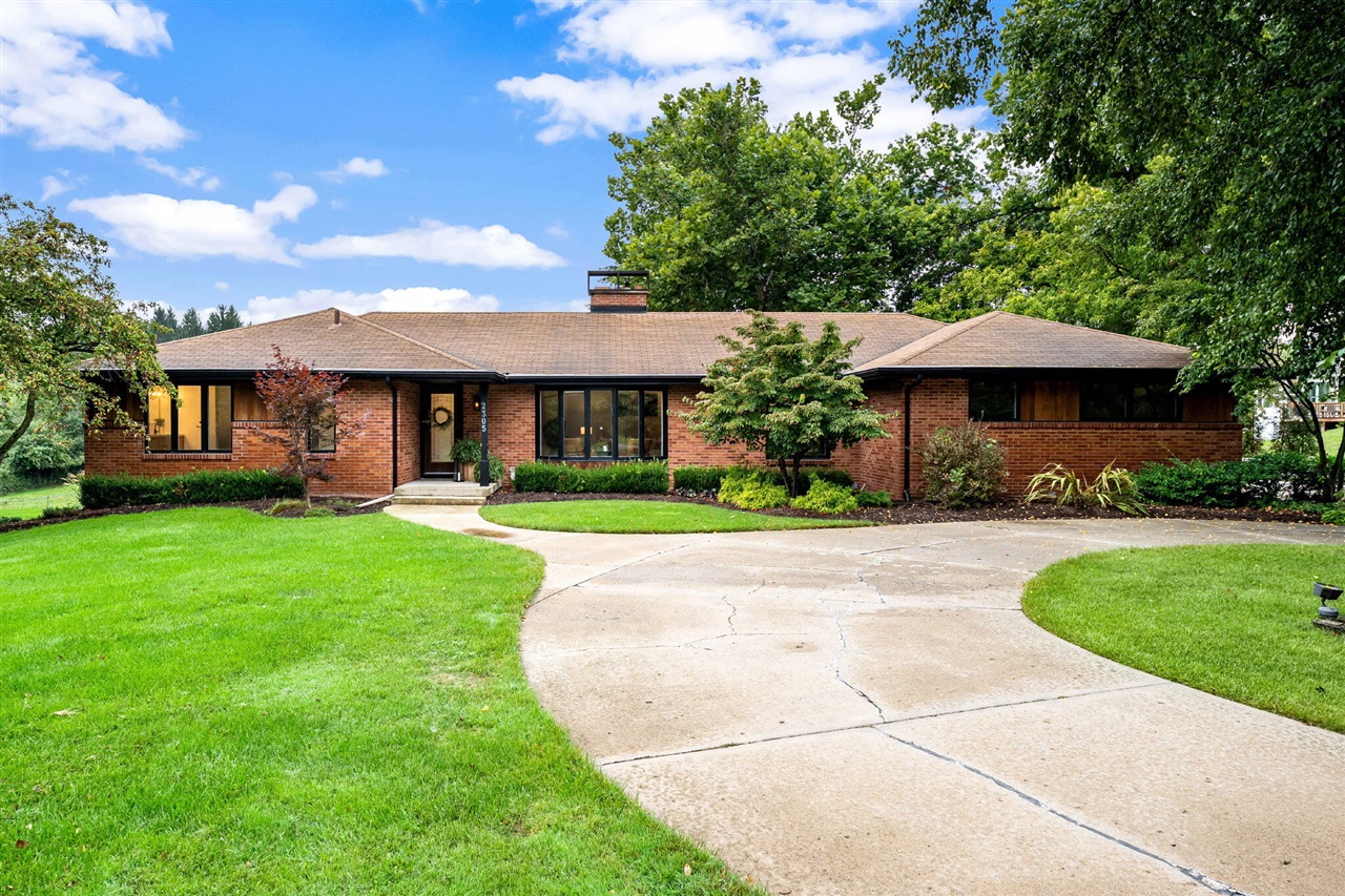 Photo 1 of Single family home for sale at 2305 Leffingwell Ave, Grand Rapids, MI 49525 | MLS# 70559660 | Listing updated on 2026-09-19