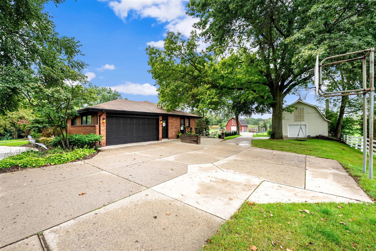 Photo 4 of Single family home for sale at 2305 Leffingwell Ave, Grand Rapids, MI 49525 | MLS# 70559660 | Listing updated on 2026-09-19