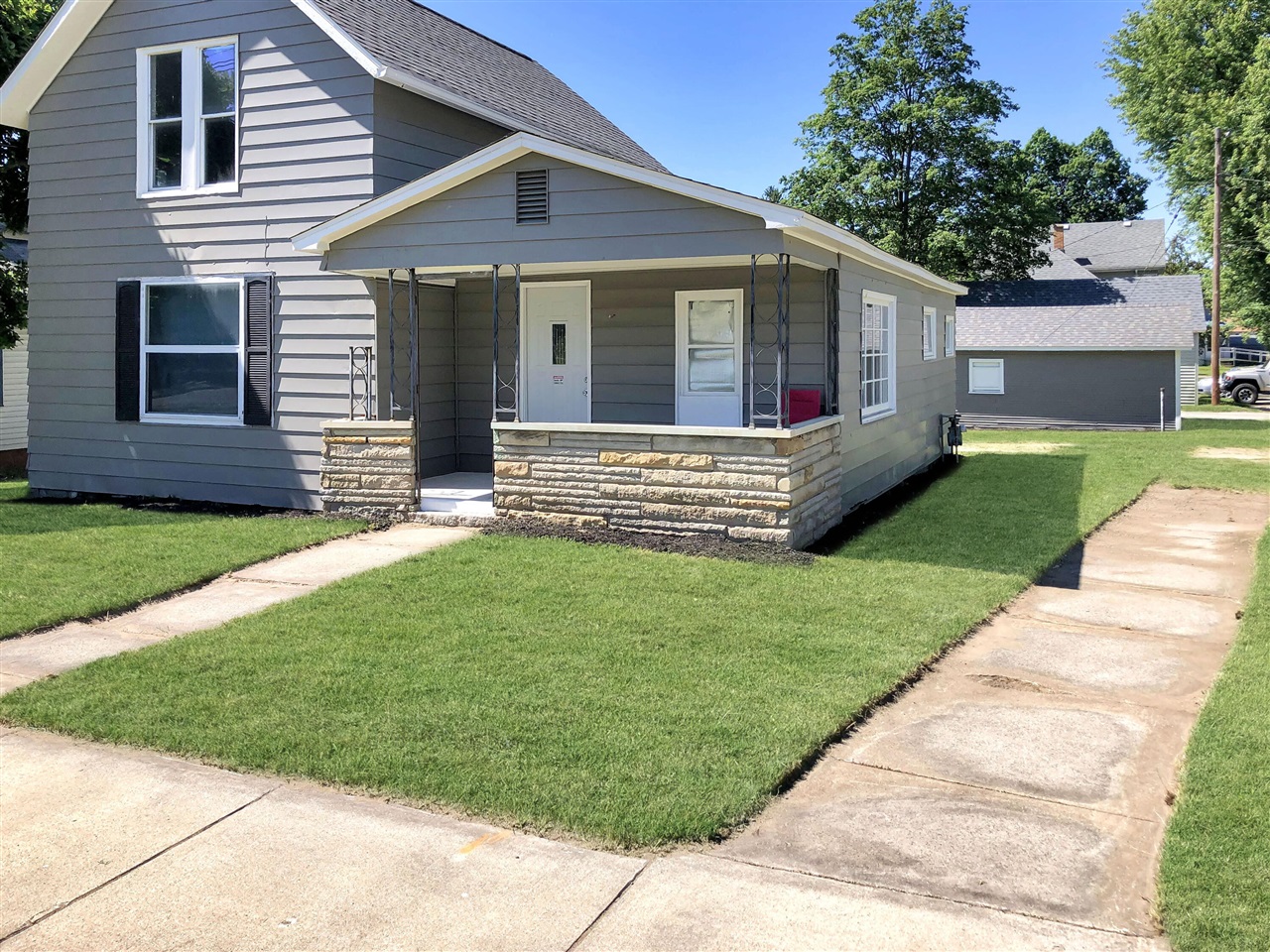 Photo 1 of Single family home for sale at 404 W Saint Joseph St, Watervliet, MI 49098 | MLS# 70559669 | Listing updated on 2026-09-19