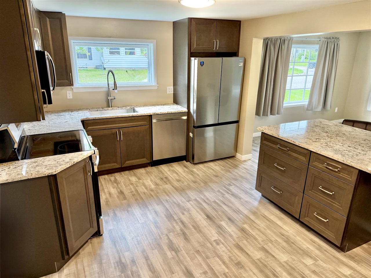 Photo 3 of Single family home for sale at 404 W Saint Joseph St, Watervliet, MI 49098 | MLS# 70559669 | Listing updated on 2026-09-19