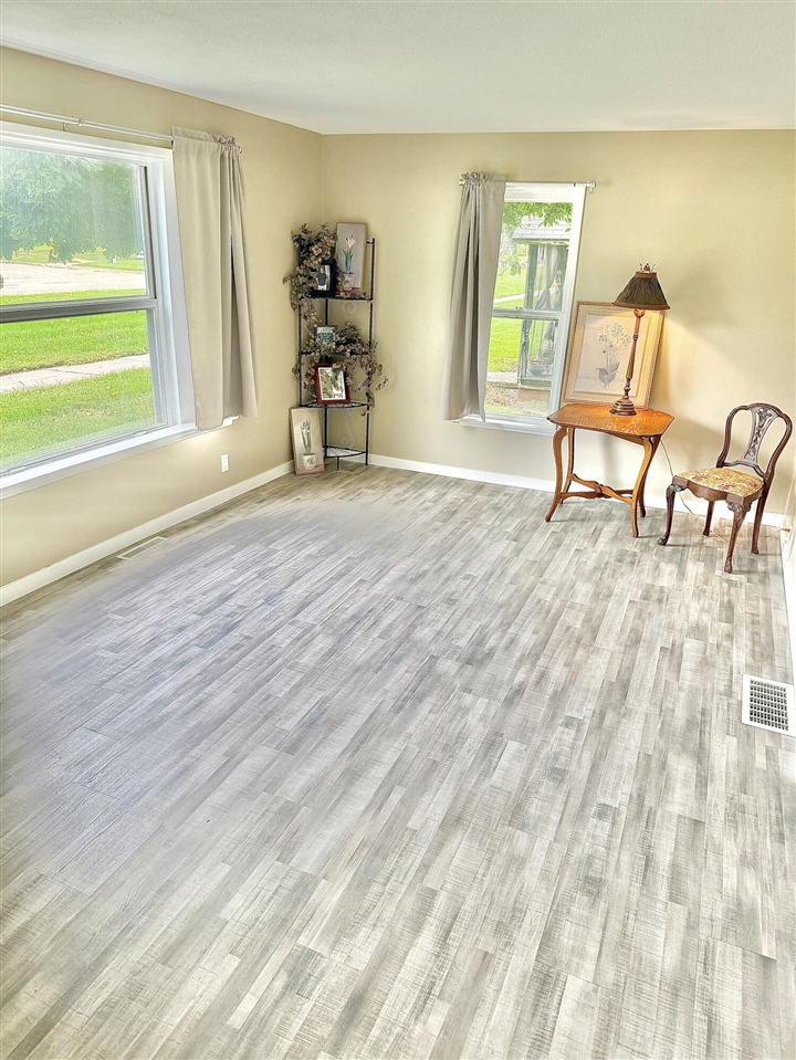 Photo 4 of Single family home for sale at 404 W Saint Joseph St, Watervliet, MI 49098 | MLS# 70559669 | Listing updated on 2026-09-19