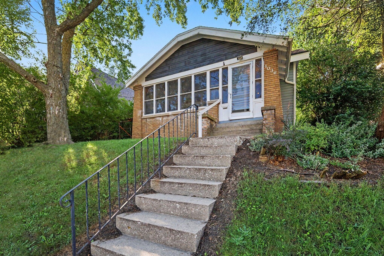 Photo 1 of Single family home for sale at 1036 Dickinson St, Grand Rapids, MI 49507 | MLS# 70559677 | Listing updated on 2026-09-21