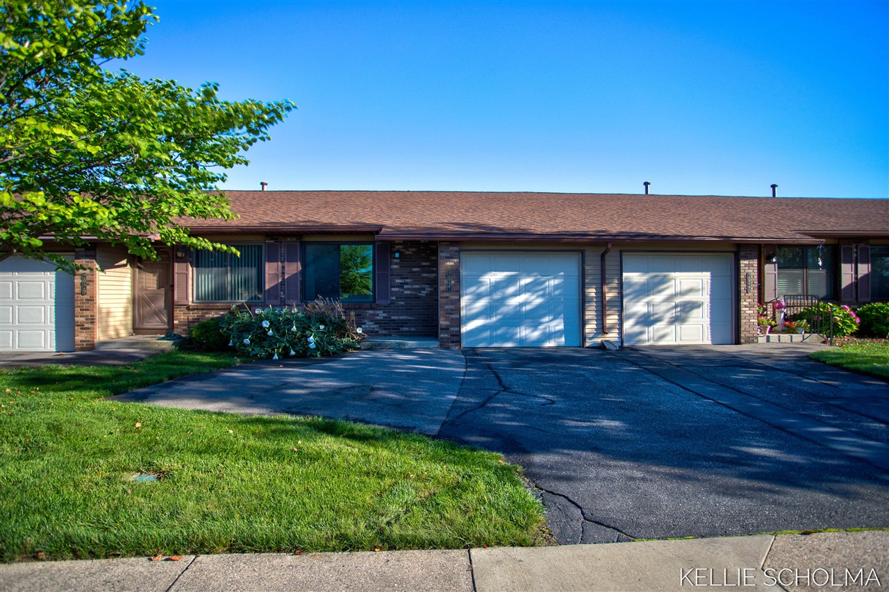 Photo 2 of Condo for sale at 2927 Porter Ct, Grandville, MI 49418 | MLS# 70559701 | Listing updated on 2026-09-19
