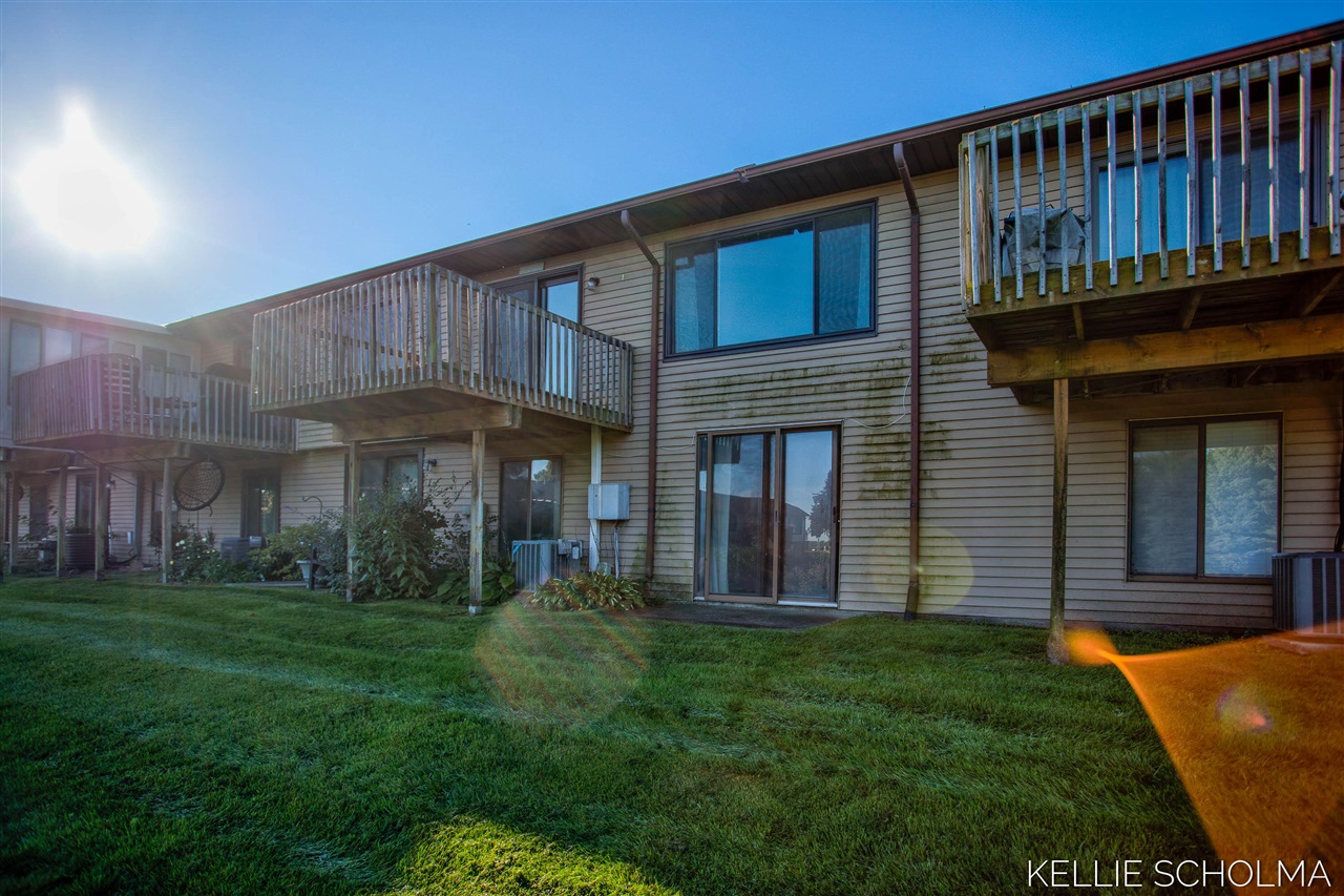 Photo 3 of Condo for sale at 2927 Porter Ct, Grandville, MI 49418 | MLS# 70559701 | Listing updated on 2026-09-19