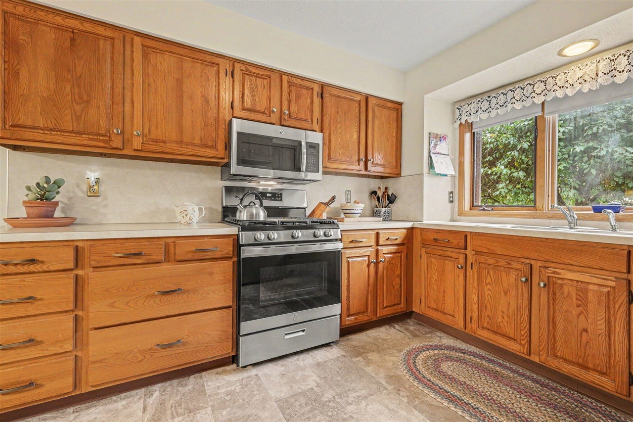 Photo 3 of Condo for sale at 3114 Maple Villa Dr, Grand Rapids, MI 49508 | MLS# 70559718 | Listing updated on 2026-09-24