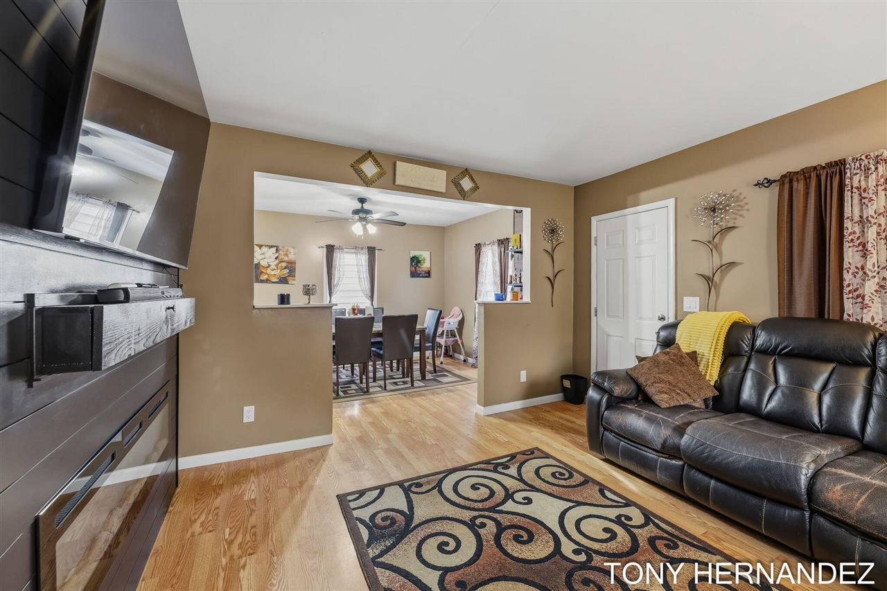 Photo 3 of Single family home for sale at 128 Burt St, Grand Rapids, MI 49548 | MLS# 70559746 | Listing updated on 2026-09-21