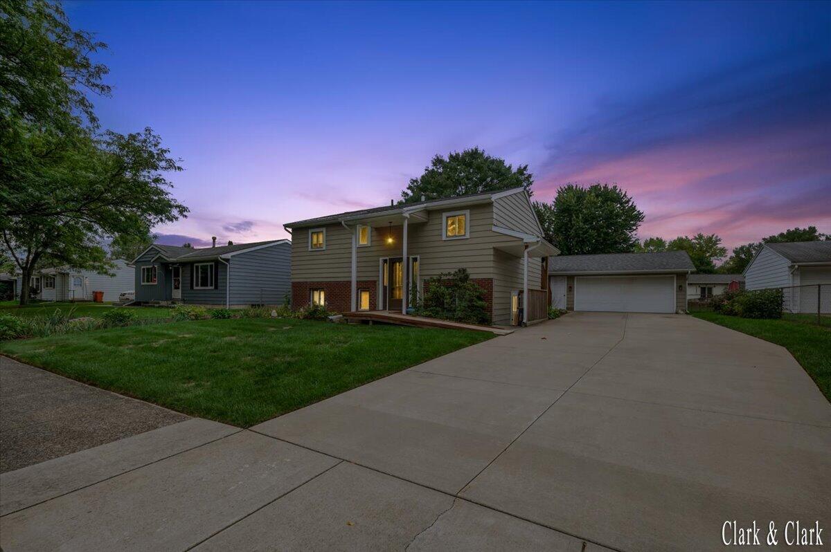 Photo 2 of Single family home for sale at 324 Elizabeth Dean Dr, Lowell, MI 49331 | MLS# 70559801 | Listing updated on 2026-10-01
