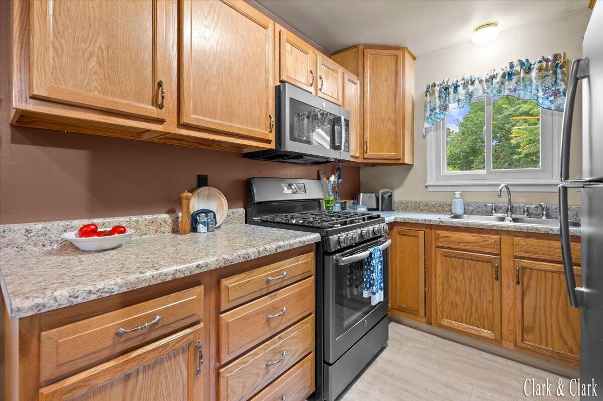Photo 3 of Single family home for sale at 324 Elizabeth Dean Dr, Lowell, MI 49331 | MLS# 70559801 | Listing updated on 2026-10-01