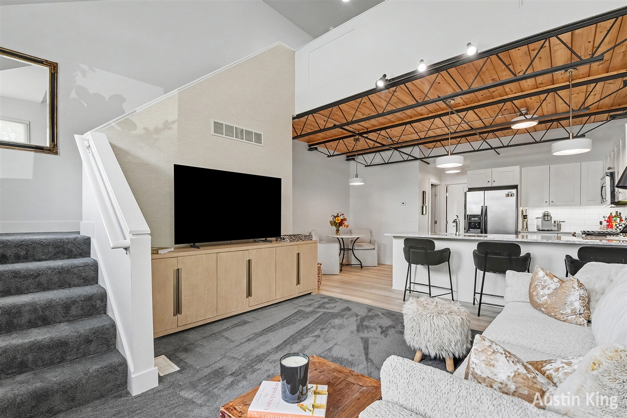 Listing Photo 4 - Condo for sale in building located at 2114 New Town Dr, Grand Rapids, MI 49525