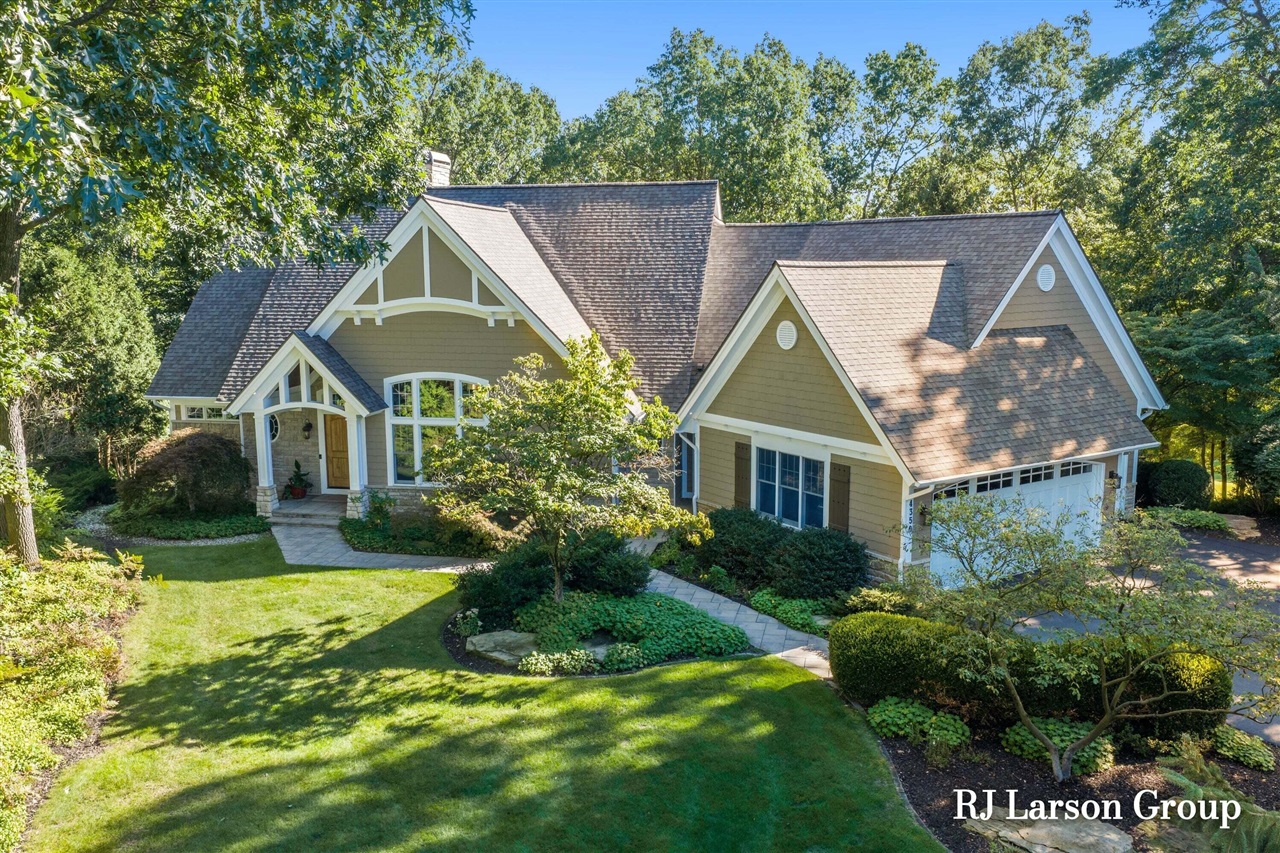 Photo 1 of Single family home for sale at 4350 S Oak Pointe Ct, Grand Rapids, MI 49525 | MLS# 70559860 | Listing updated on 2026-09-24