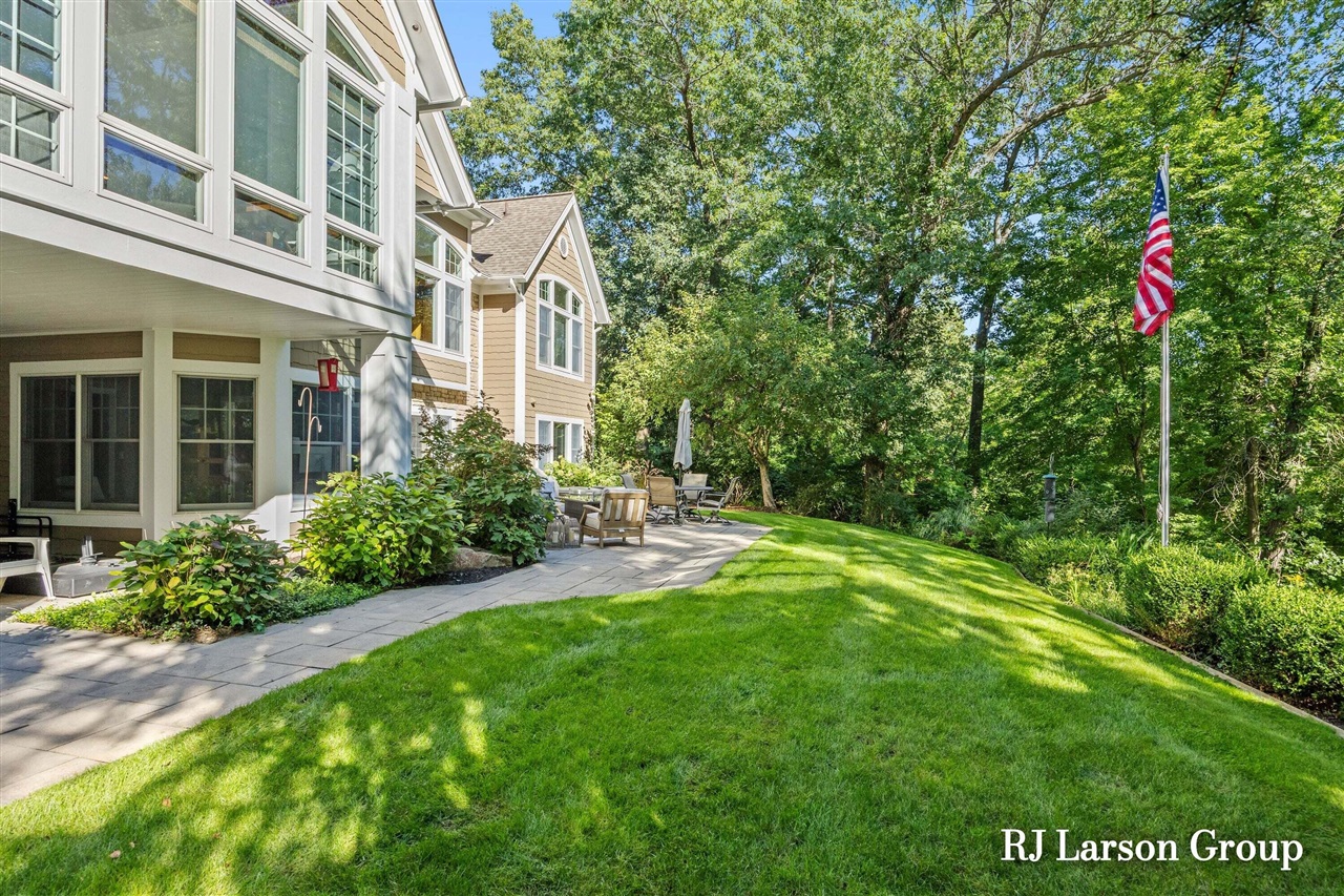 Photo 3 of Single family home for sale at 4350 S Oak Pointe Ct, Grand Rapids, MI 49525 | MLS# 70559860 | Listing updated on 2026-09-24