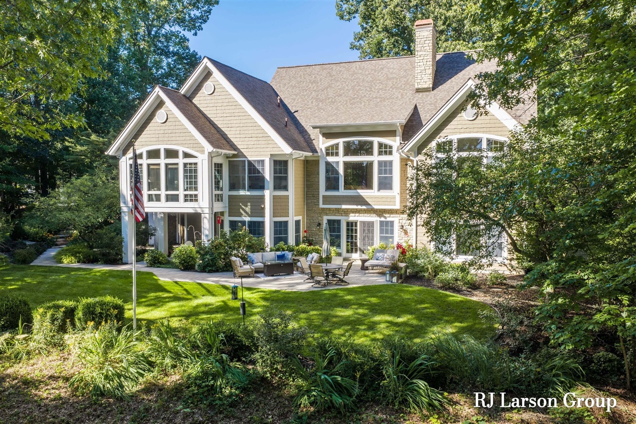 Photo 4 of Single family home for sale at 4350 S Oak Pointe Ct, Grand Rapids, MI 49525 | MLS# 70559860 | Listing updated on 2026-09-24