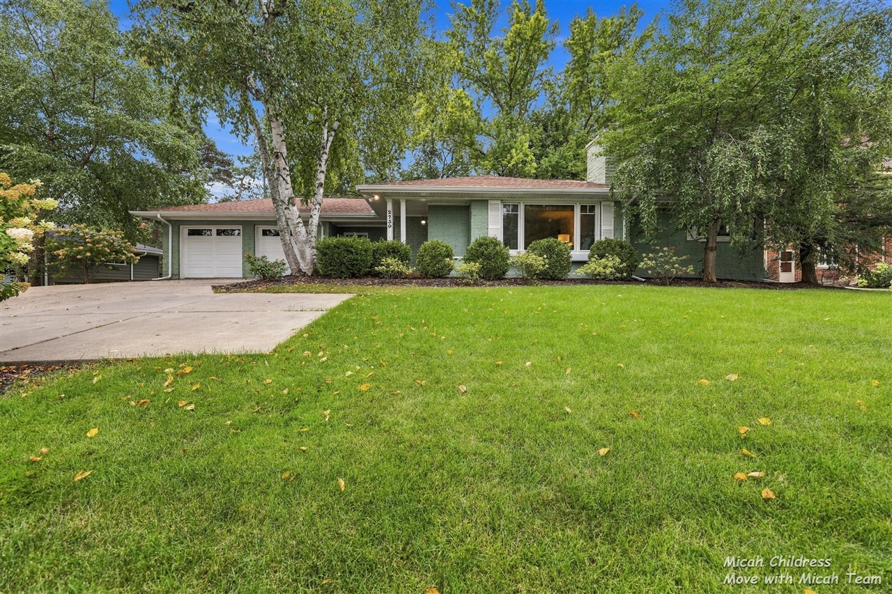 Photo 1 of Sale Pending at 2730 Robinson Rd, Grand Rapids, MI 49506 | MLS# 70559887 | Listing updated on 2026-09-26