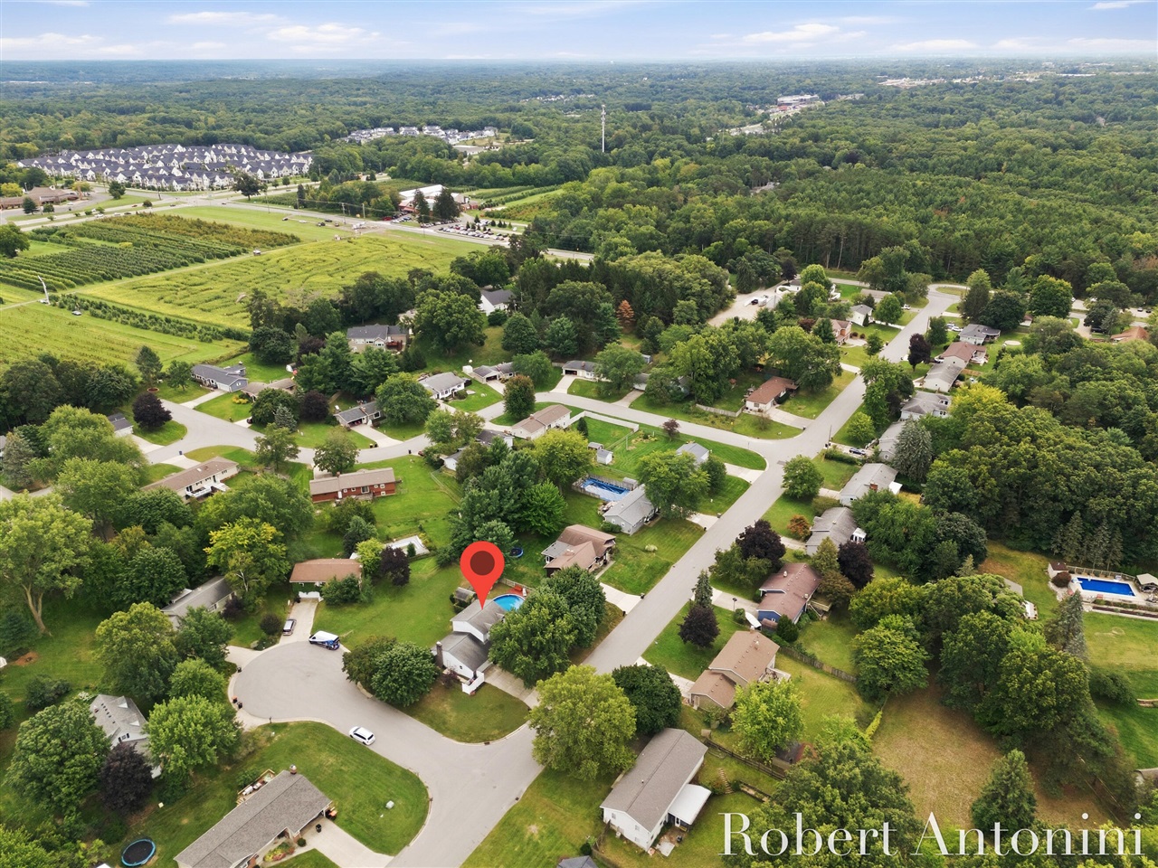 Photo 2 of Sale Pending at 3756 Summit View Dr, Grand Rapids, MI 49525 | MLS# 70559947 | Listing updated on 2026-09-24