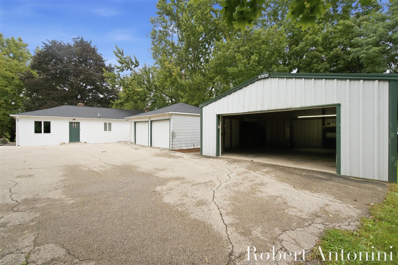 Photo 3 of Single family home for sale at 3630 Michigan St, Grand Rapids, MI 49525 | MLS# 70559954 | Listing updated on 2026-09-23