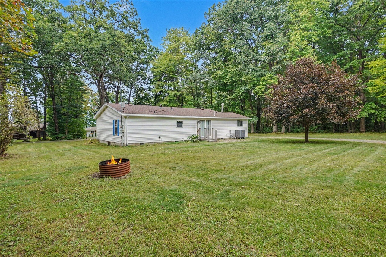 Photo 3 of Single family home for sale at 2207 Wolf Lake Dr, Baldwin, MI 49304 | MLS# 70559989 | Listing updated on 2026-09-22