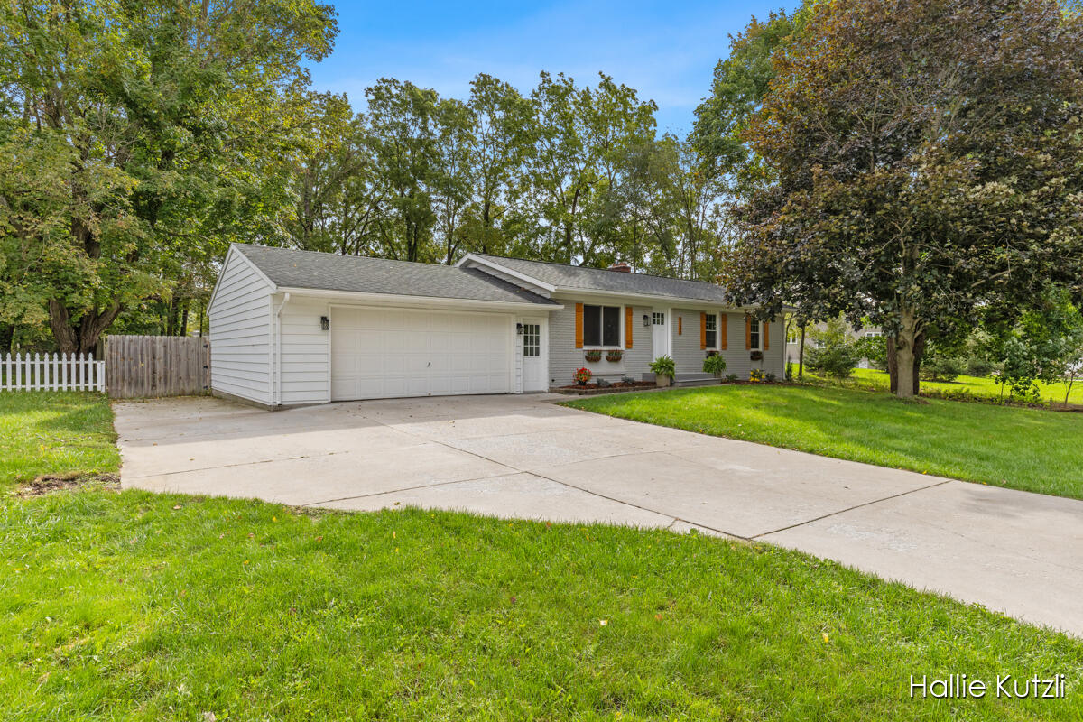 Photo 3 of Sale Pending at 8170 Jericho Ave, Rockford, MI 49341 | MLS# 70560019 | Listing updated on 2026-09-30
