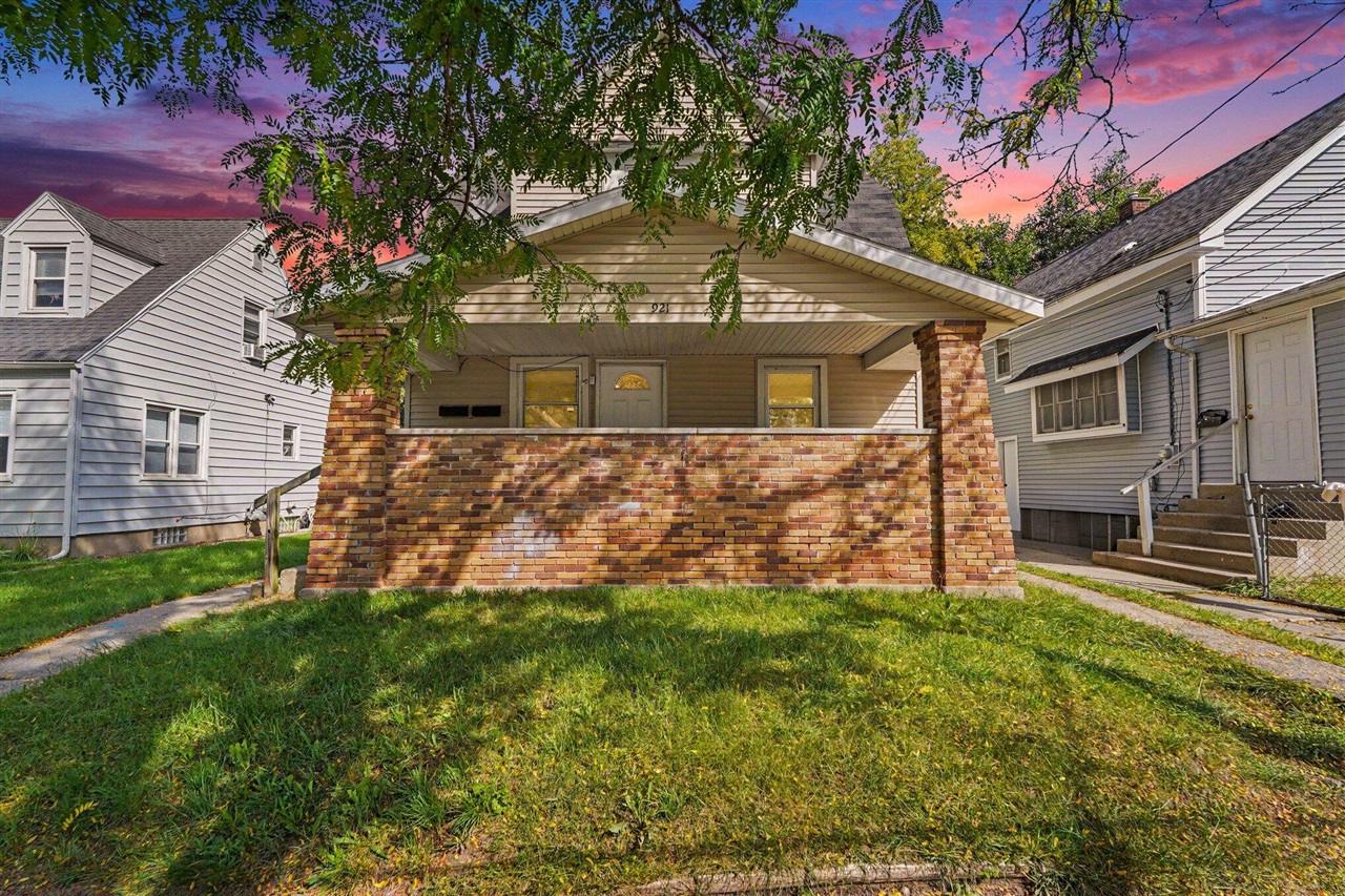 Photo 1 of Multi family home for sale at 921 Humbolt St, Grand Rapids, MI 49507 | MLS# 70560036 | Listing updated on 2026-09-30