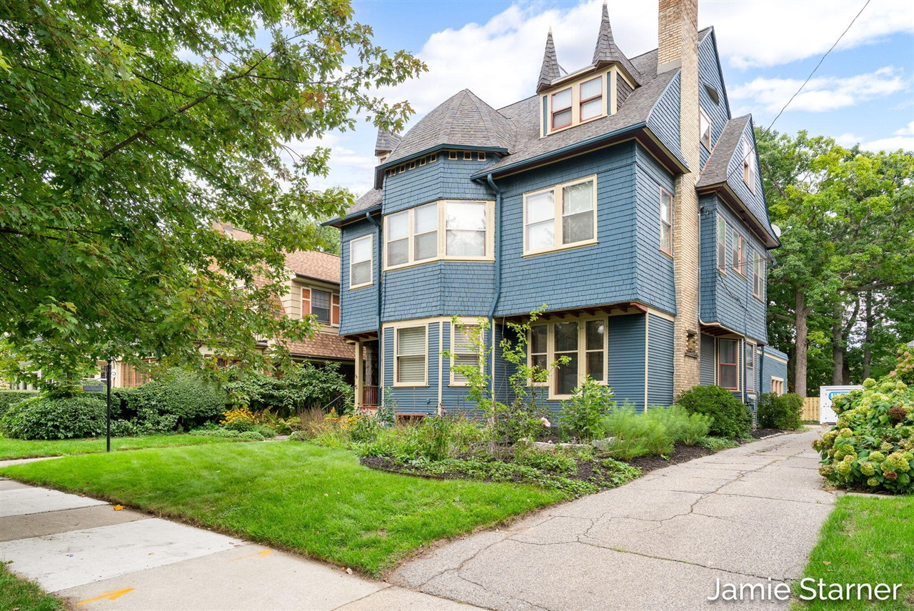 Photo 1 of Single family home for sale at 60 College Ave, Grand Rapids, MI 49503 | MLS# 70560048 | Listing updated on 2026-09-23