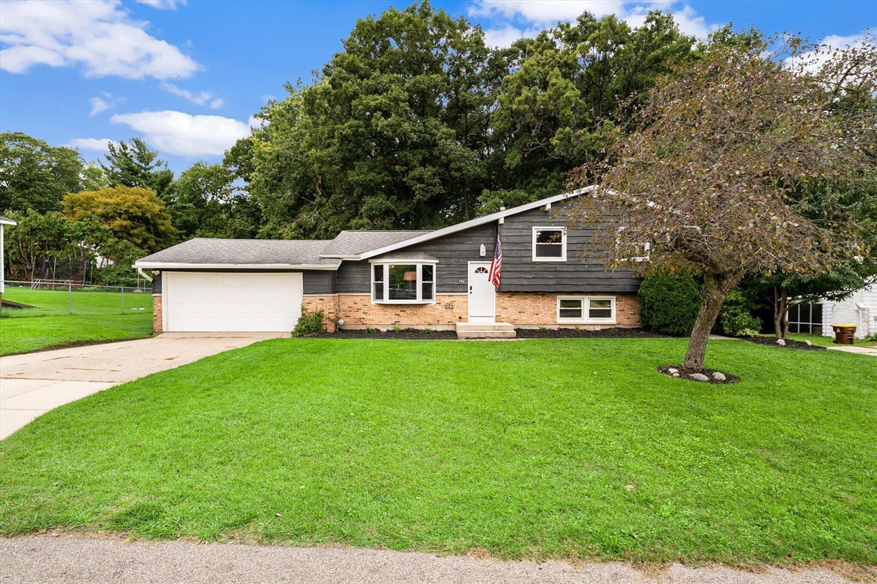 Photo 3 of Single family home for sale at 193 Lantern Dr, Comstock Park, MI 49321 | MLS# 70560082 | Listing updated on 2026-10-07