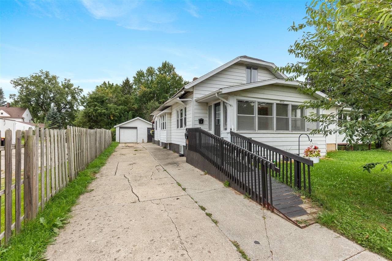 Photo 1 of Single family home for sale at 4032 Richmond St, Grand Rapids, MI 49534 | MLS# 70560110 | Listing updated on 2026-09-24