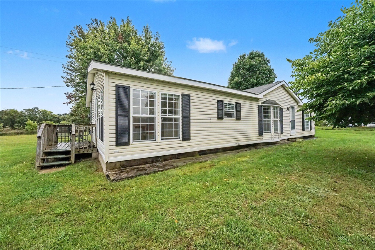 Photo 1 of Single family home for sale at 100 19 Mile Rd, Cedar Springs, MI 49319 | MLS# 70560135 | Listing updated on 2026-09-28
