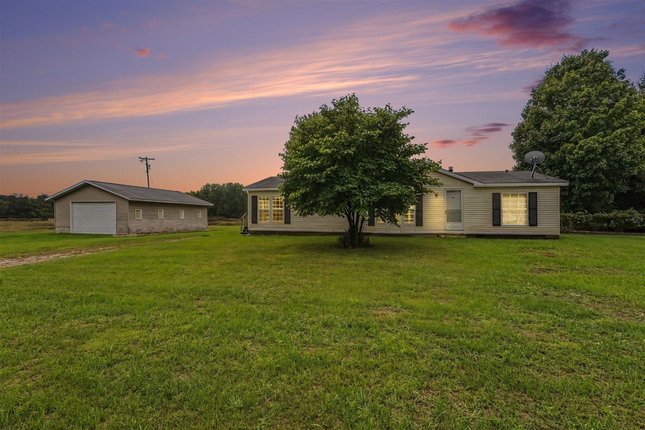 Photo 3 of Single family home for sale at 100 19 Mile Rd, Cedar Springs, MI 49319 | MLS# 70560135 | Listing updated on 2026-09-28