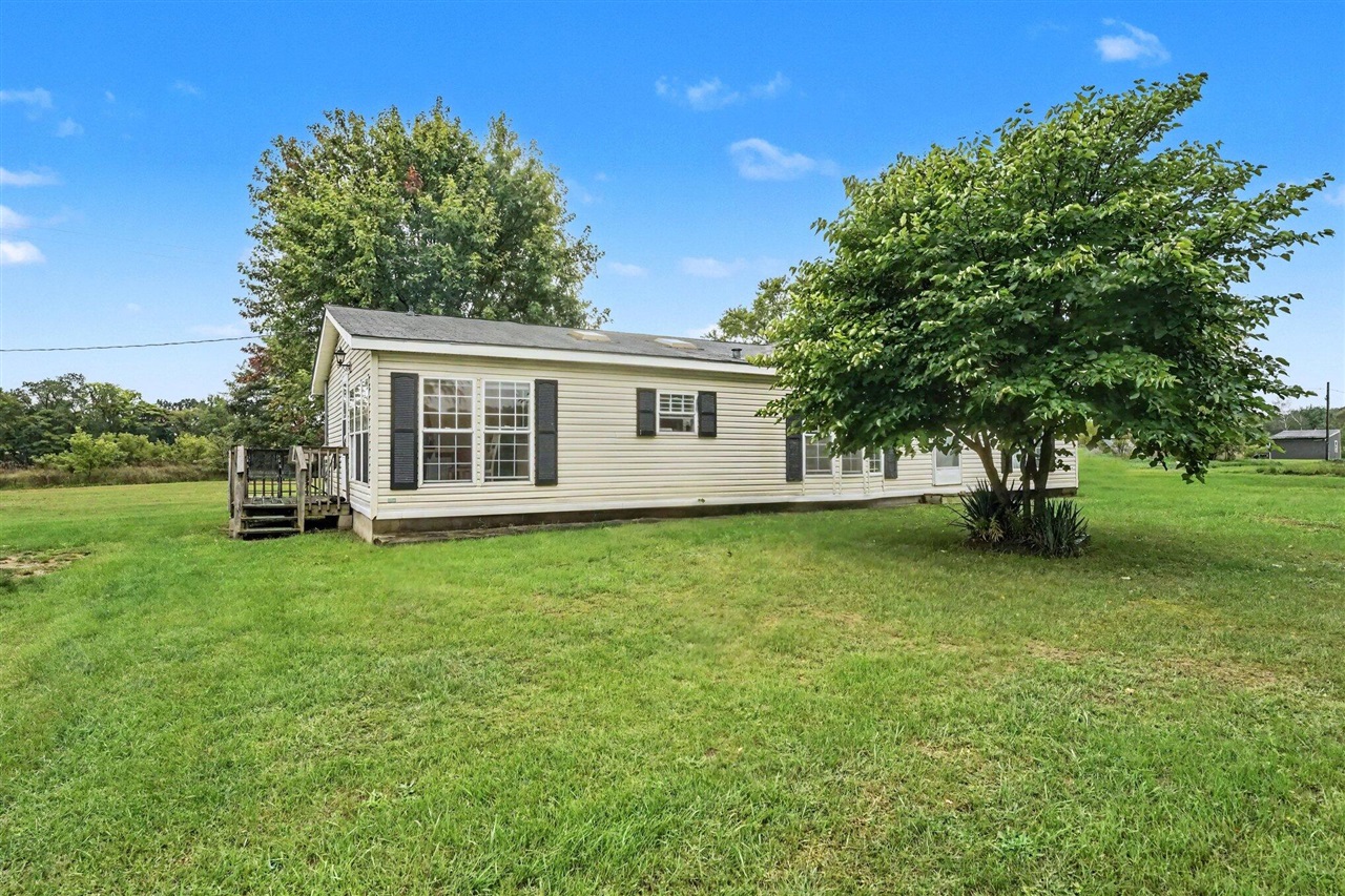 Photo 4 of Single family home for sale at 100 19 Mile Rd, Cedar Springs, MI 49319 | MLS# 70560135 | Listing updated on 2026-09-28