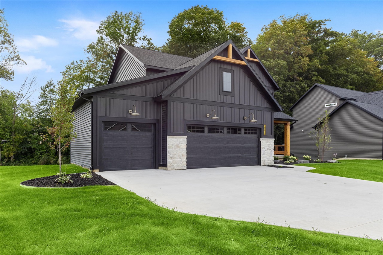 Photo 3 of Single family home for sale at 1934 Creekside Dr, Byron Center, MI 49315 | MLS# 70560166 | Listing updated on 2026-09-29