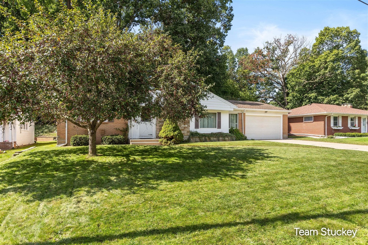 Photo 1 of Single family home for sale at 1127 Maplegrove Dr, Grand Rapids, MI 49504 | MLS# 70560214 | Listing updated on 2026-09-23