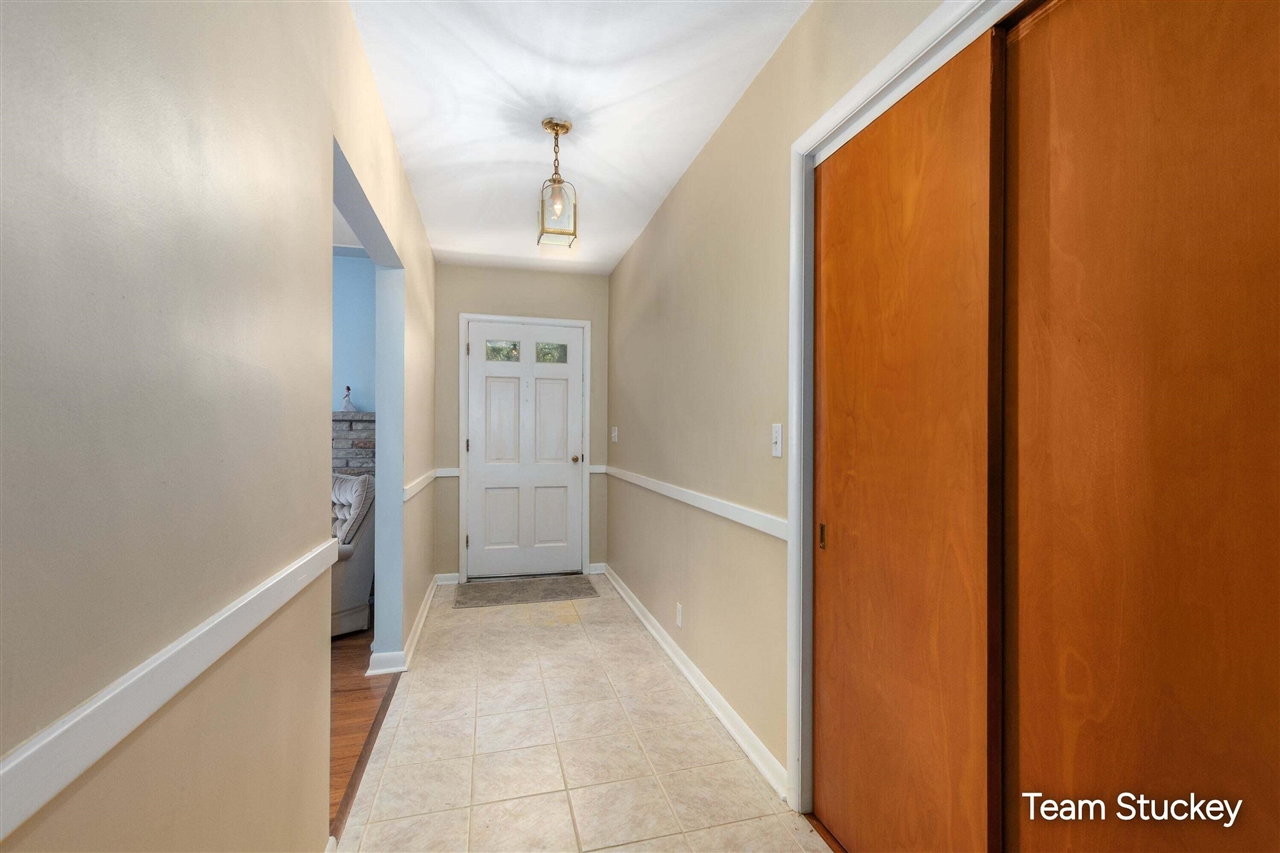 Photo 3 of Single family home for sale at 1127 Maplegrove Dr, Grand Rapids, MI 49504 | MLS# 70560214 | Listing updated on 2026-09-23