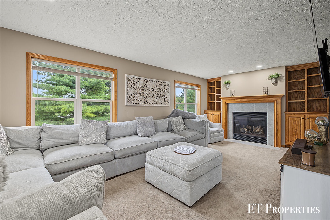 Photo 3 of Single family home for sale at 8954 Lady Lauren Dr, Rockford, MI 49341 | MLS# 70560216 | Listing updated on 2026-10-07