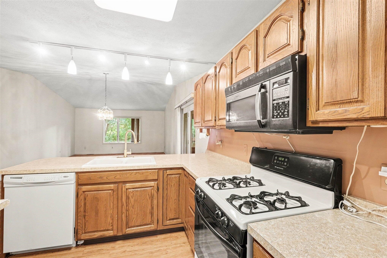 Photo 4 of Condo for sale at 4799 Rockvalley Dr, Grand Rapids, MI 49525 | MLS# 70560229 | Listing updated on 2026-09-24