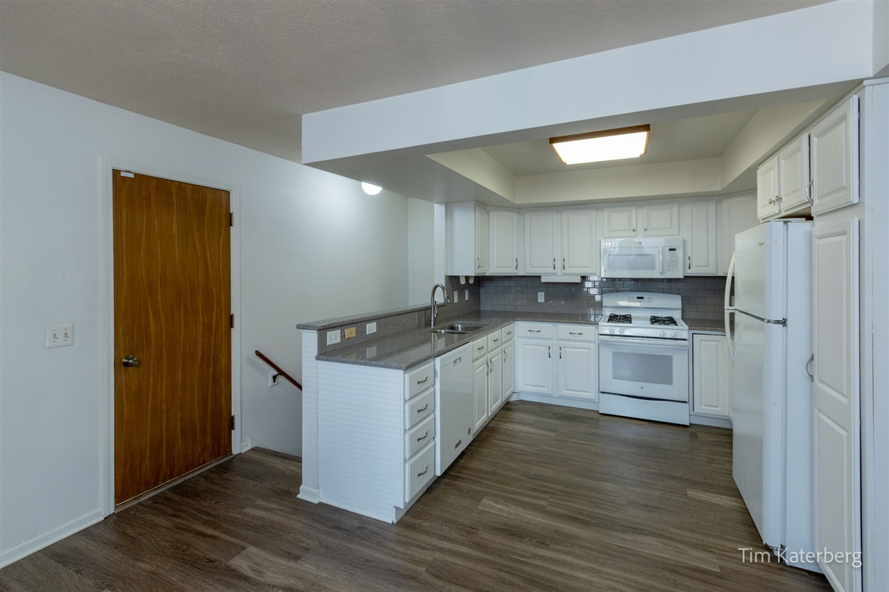 Photo 3 of Sale Pending at 1148 Amberwood W Dr, Byron Center, MI 49315 | MLS# 70560246 | Listing updated on 2026-09-30