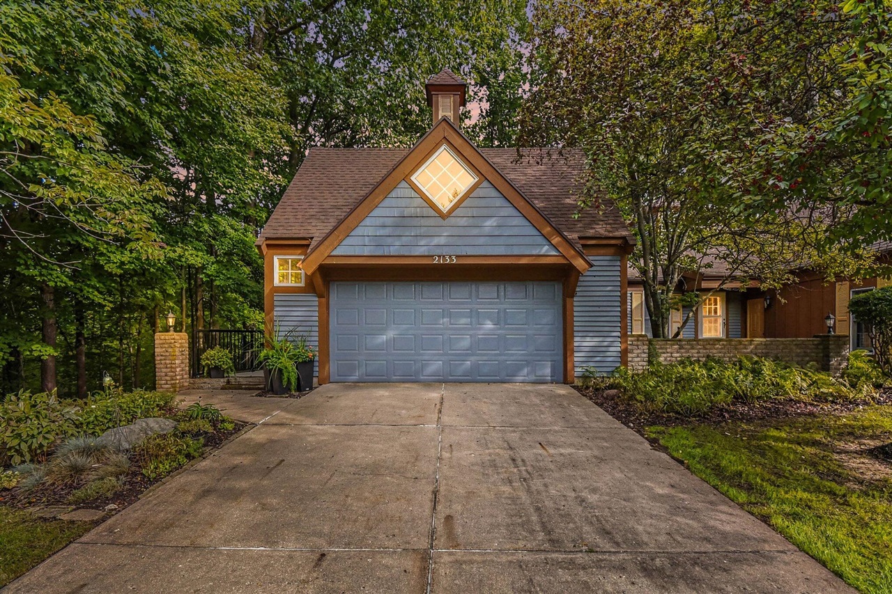 Photo 1 of Condo for sale at 2133 N Cross Crk Dr, Grand Rapids, MI 49508 | MLS# 70560260 | Listing updated on 2026-09-24