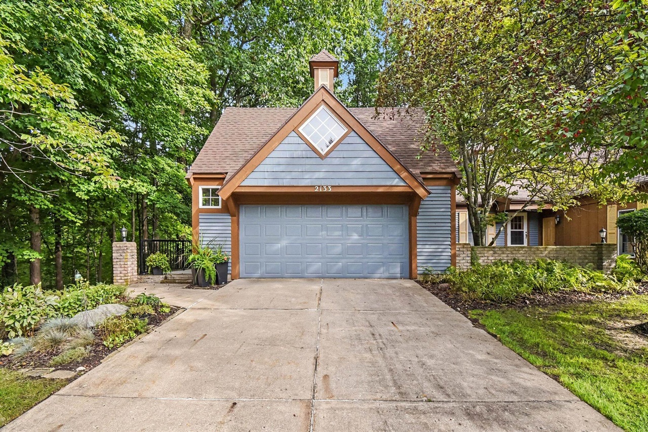 Photo 3 of Condo for sale at 2133 N Cross Crk Dr, Grand Rapids, MI 49508 | MLS# 70560260 | Listing updated on 2026-09-24