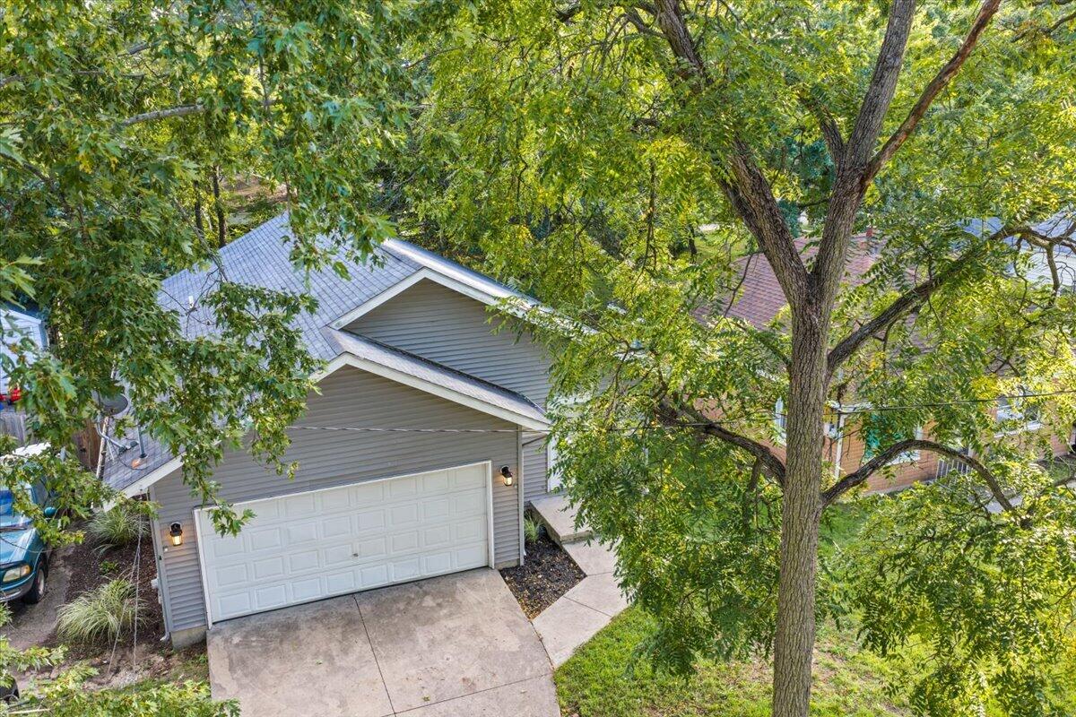 Photo 1 of Single family home for sale at 216 Maplelawn St, Grand Rapids, MI 49548 | MLS# 70560263 | Listing updated on 2026-09-24