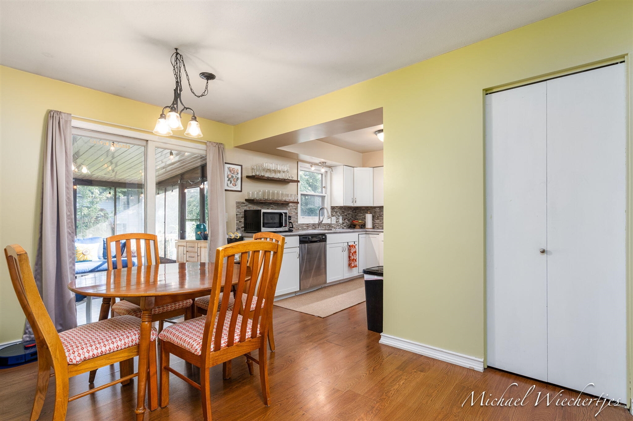 Photo 4 of Single family home for sale at 2665 Burton St, Grand Rapids, MI 49546 | MLS# 70560266 | Listing updated on 2026-10-07