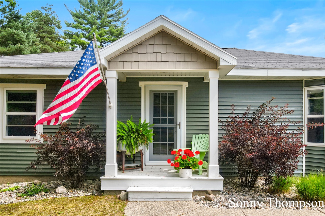 Photo 2 of Sale Pending at 6970 Ramsdell Dr, Rockford, MI 49341 | MLS# 70560274 | Listing updated on 2026-09-30