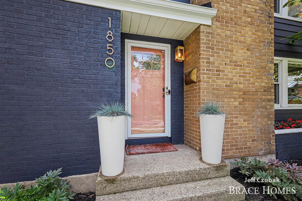 Photo 3 of Single family home for sale at 1850 Orville St, Grand Rapids, MI 49506 | MLS# 70560297 | Listing updated on 2026-09-24