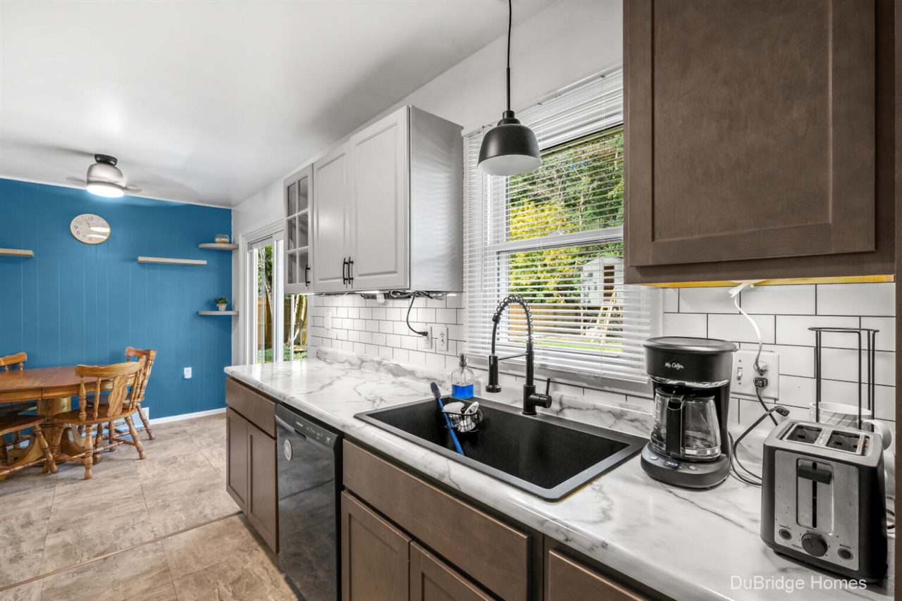 Photo 3 of Single family home for sale at 977 Coventry Dr, Grand Rapids, MI 49544 | MLS# 70560326 | Listing updated on 2026-10-07