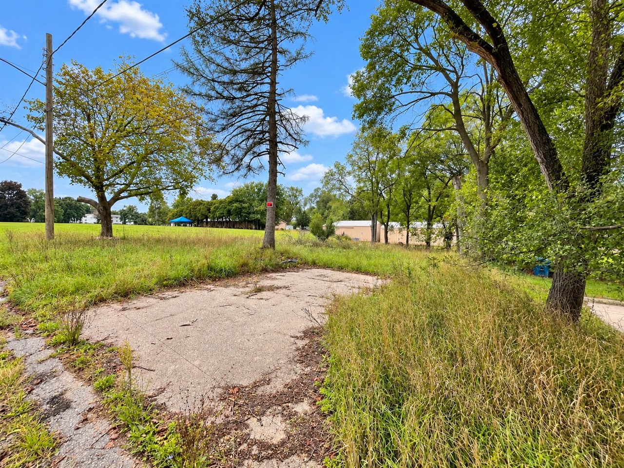 Photo 4 of Land for sale at 3918 Ash St, Kalamazoo, MI 49001 | MLS# 70560346 | Listing updated on 2026-10-06
