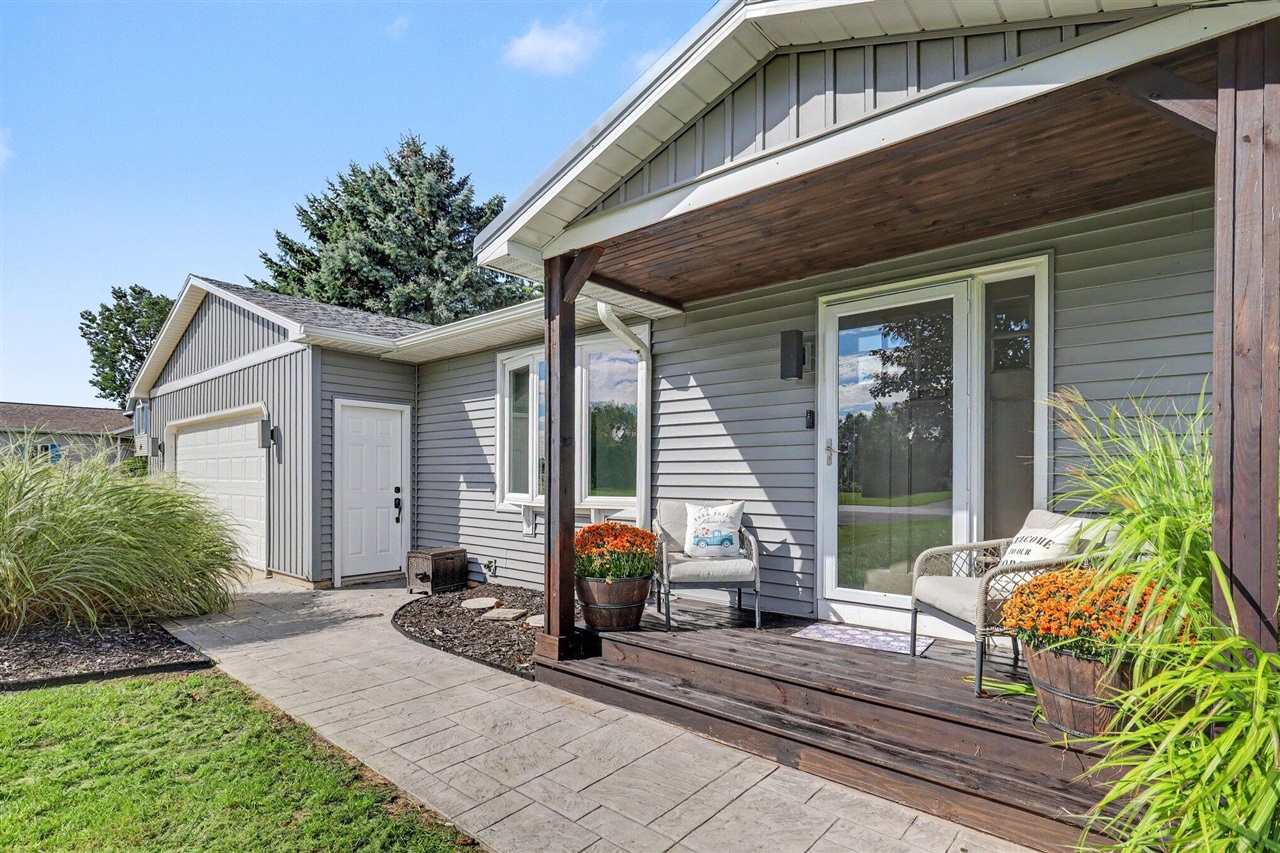 Photo 3 of Single family home for sale at 5015 Dio Dr, Cedar Springs, MI 49319 | MLS# 70560369 | Listing updated on 2026-10-06
