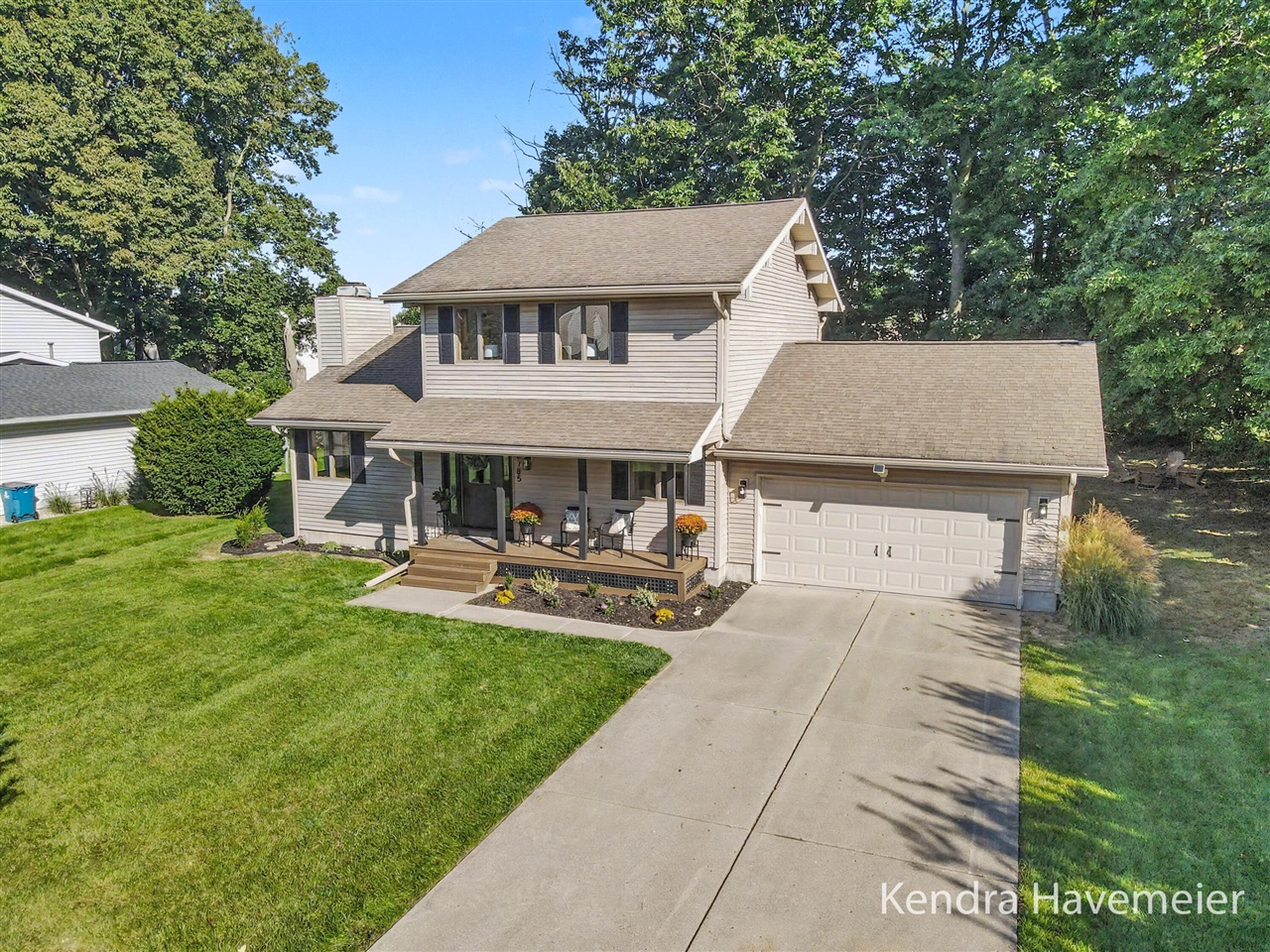 Photo 2 of Single family home for sale at 6785 Gran Via Dr, Rockford, MI 49341 | MLS# 70560405 | Listing updated on 2026-10-06