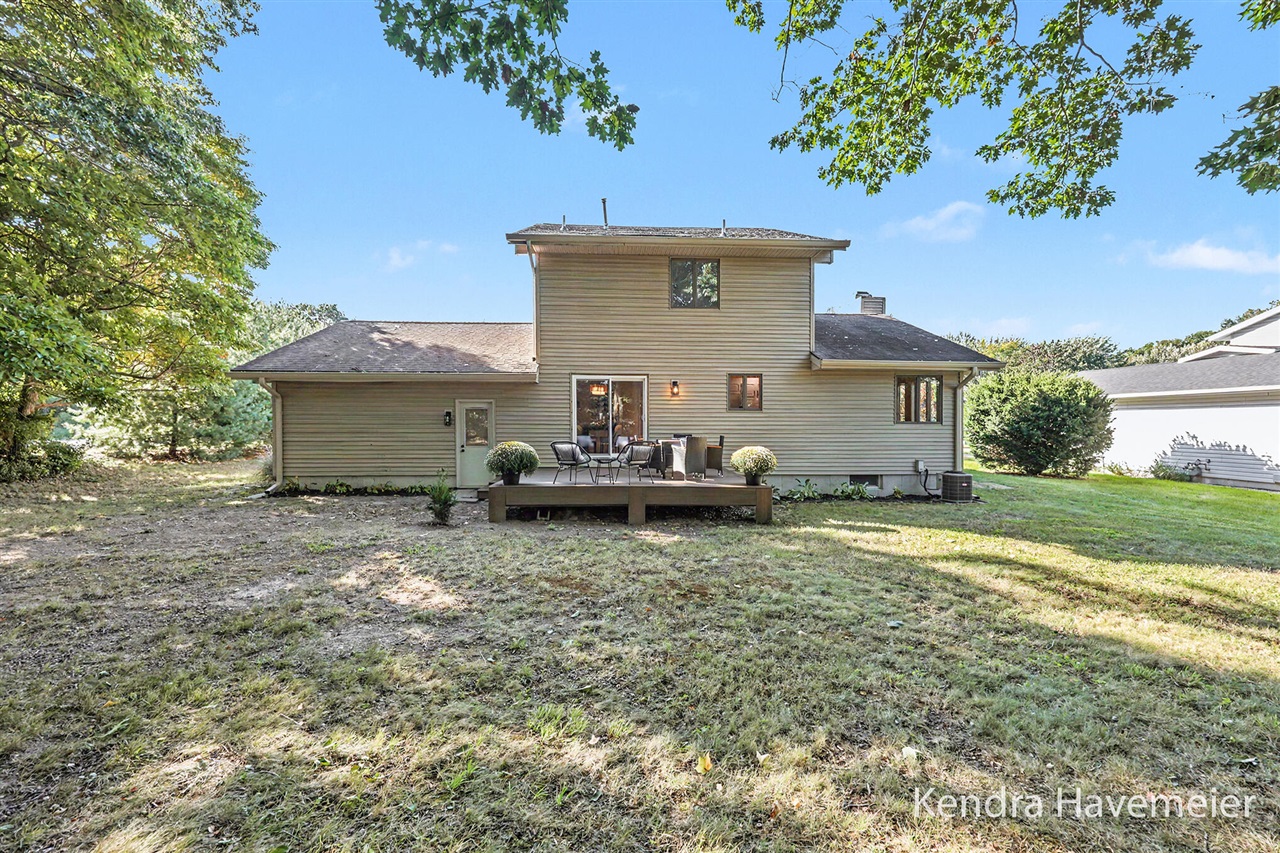 Photo 3 of Single family home for sale at 6785 Gran Via Dr, Rockford, MI 49341 | MLS# 70560405 | Listing updated on 2026-10-06