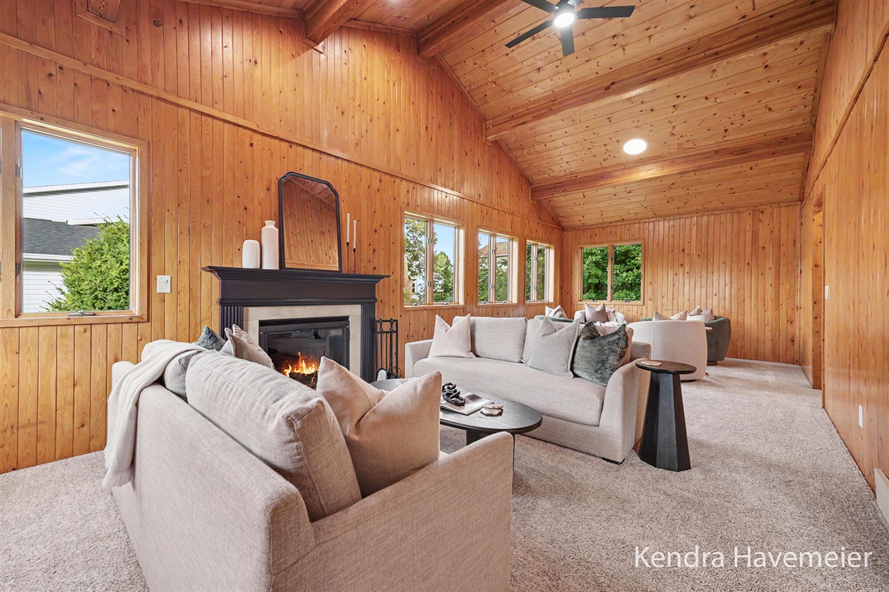 Photo 4 of Single family home for sale at 6785 Gran Via Dr, Rockford, MI 49341 | MLS# 70560405 | Listing updated on 2026-10-06