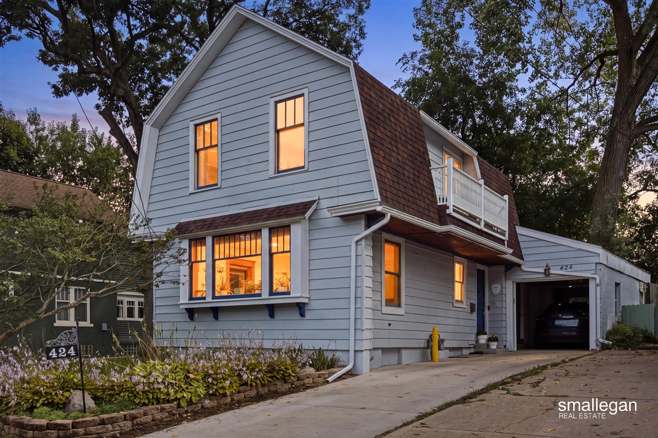 Single family home for sale at 424 Union Ave, Grand Rapids, MI 49503 | MLS# 70560409