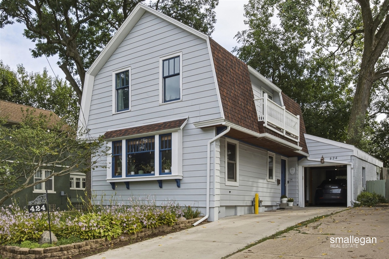 Photo 1 of Single family home for sale at 424 Union Ave, Grand Rapids, MI 49503 | MLS# 70560409 | Listing updated on 2026-09-23