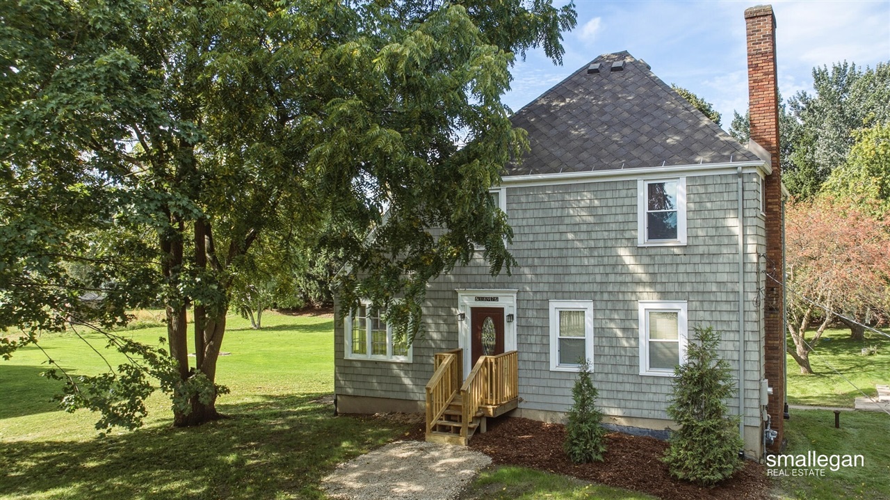 Photo 1 of Single family home for sale at 1897 Manning Ave, Grand Rapids, MI 49534 | MLS# 70560426 | Listing updated on 2026-09-30